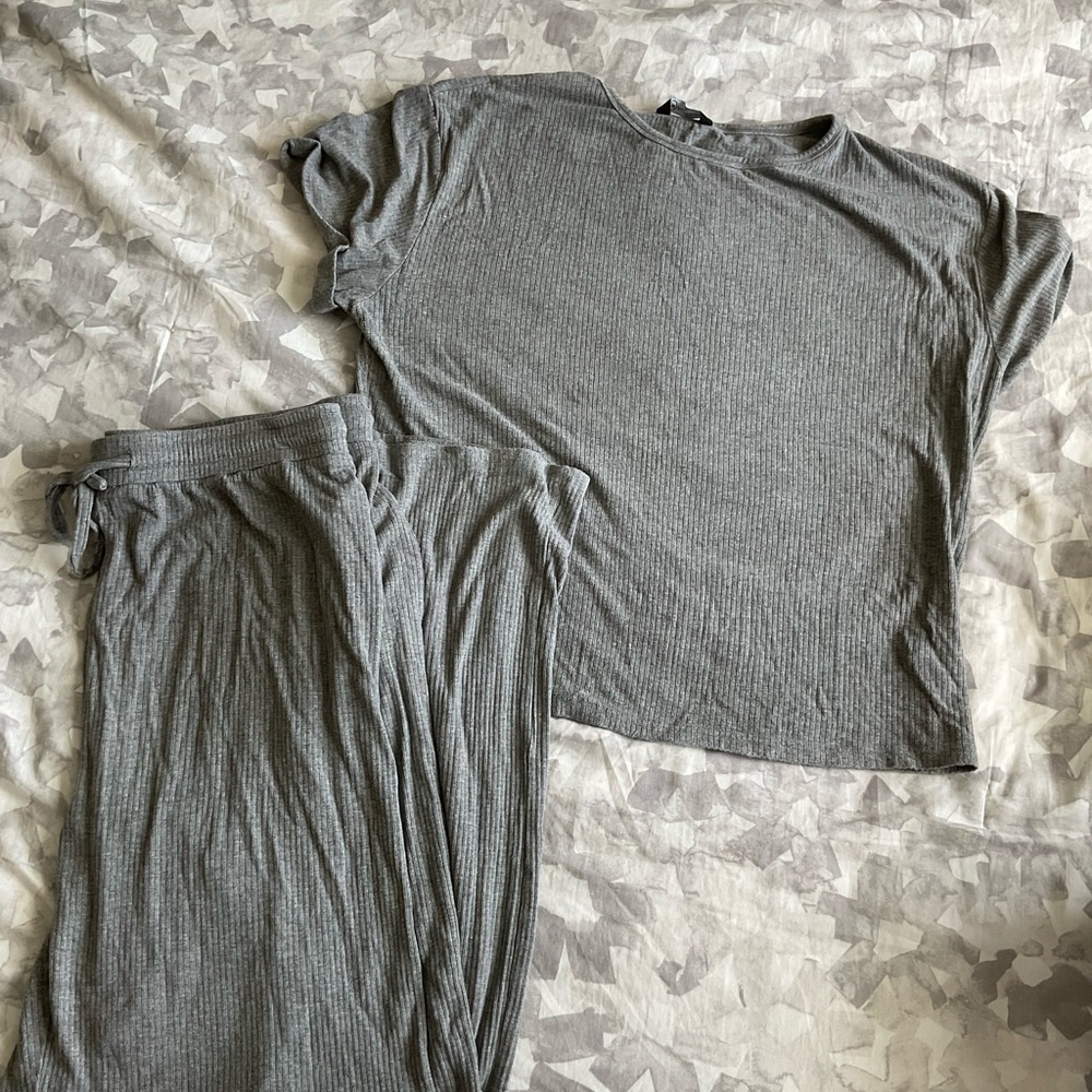 Gray Ribbed Knit Loungewear Set - Picture 2 of 2